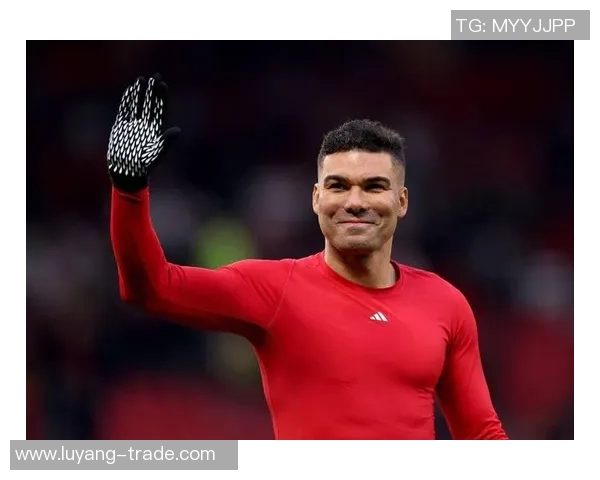 曼晚：曼联不该续约卡塞米罗，尽管体现优异但他就要34岁了